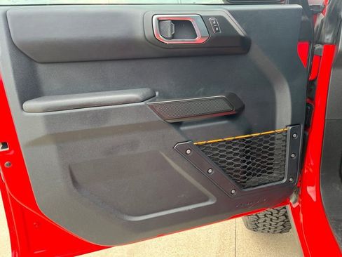 Used 2024 Ford Bronco Badlands image 17