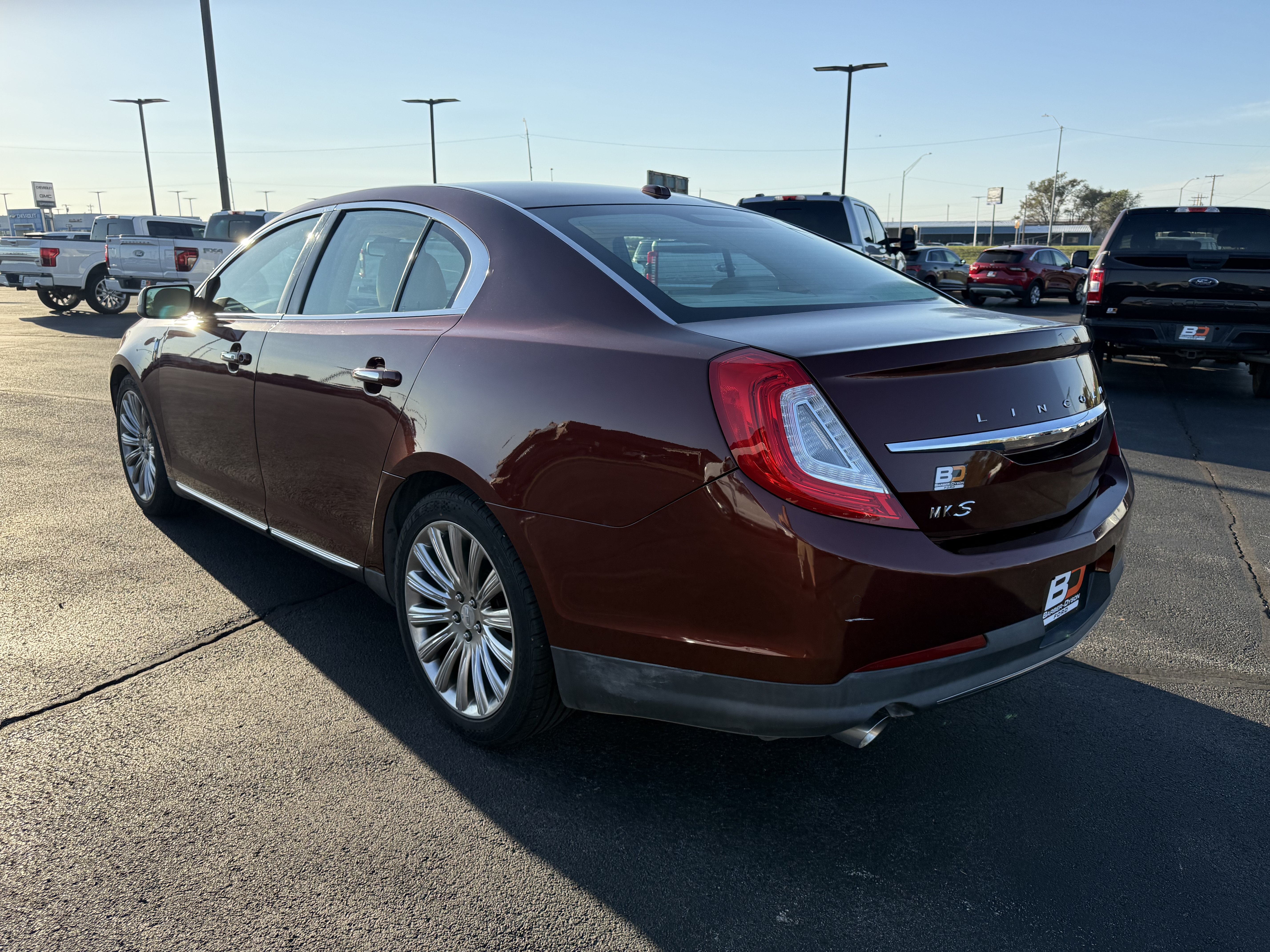 Used 2016 Lincoln MKS w/ Equipment Group 101A FWD image 4