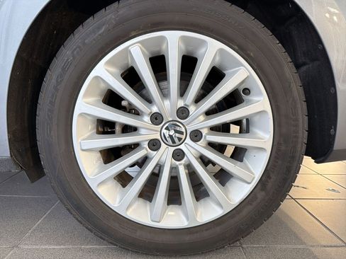 Used 2016 Volkswagen Passat 1.8T SE FWD image 12