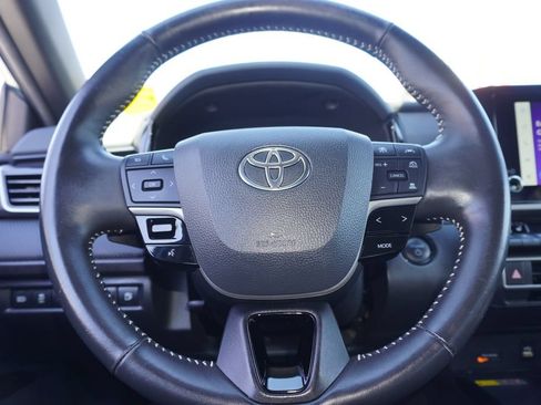 Used 2025 Toyota Camry SE w/ Convenience Package FWD image 18