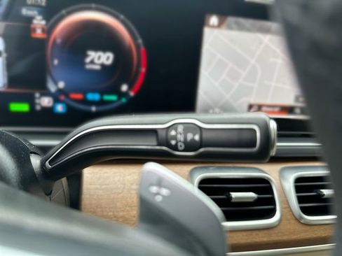 Used 2023 Mercedes-Benz GLS 450 4MATIC image 21