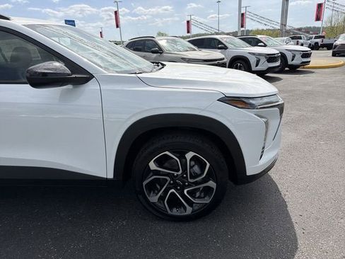 New 2026 Chevrolet Trax RS FWD image 2