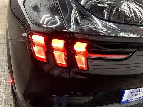 Used 2025 Ford Mustang Mach-E Premium image 31