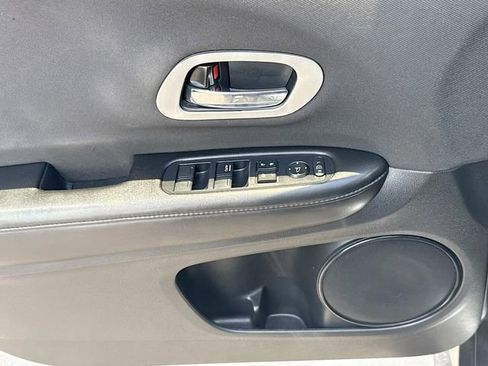 Used 2019 Honda HR-V LX image 29