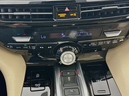 Used 2024 Acura MDX SH-AWD w/ Technology Package image 23