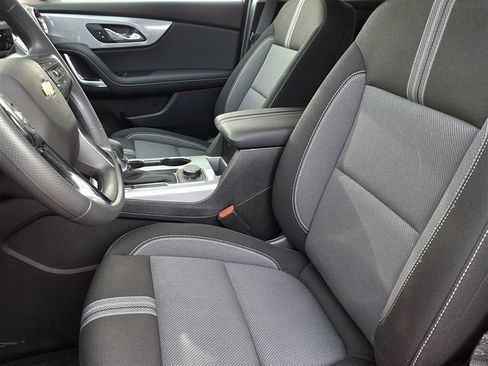 Used 2026 Chevrolet Blazer LT FWD image 3