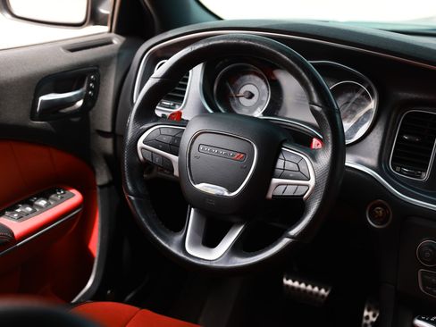 Used 2018 Dodge Charger R/T Scat Pack RWD image 33