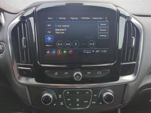 Used 2023 Chevrolet Traverse LT image 18