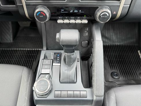 Used 2024 Toyota Tacoma SR5 AWD/4WD image 24