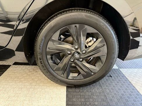 Used 2023 Hyundai Elantra SEL FWD image 10