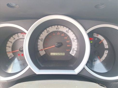 Used 2015 Toyota Tacoma 2WD Access Cab w/ Convenience Package image 10