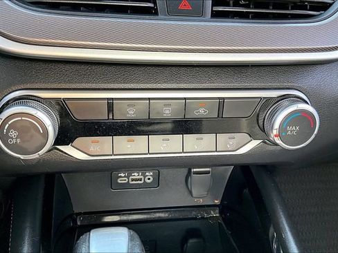 Used 2024 Nissan Altima 2.5 SR image 14