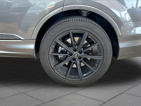 Used 2023 Audi Q7 3.0T Premium Plus w/ Premium Plus Package AWD/4WD image 11