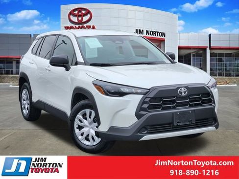 Used 2026 Toyota Corolla Cross L FWD image 2