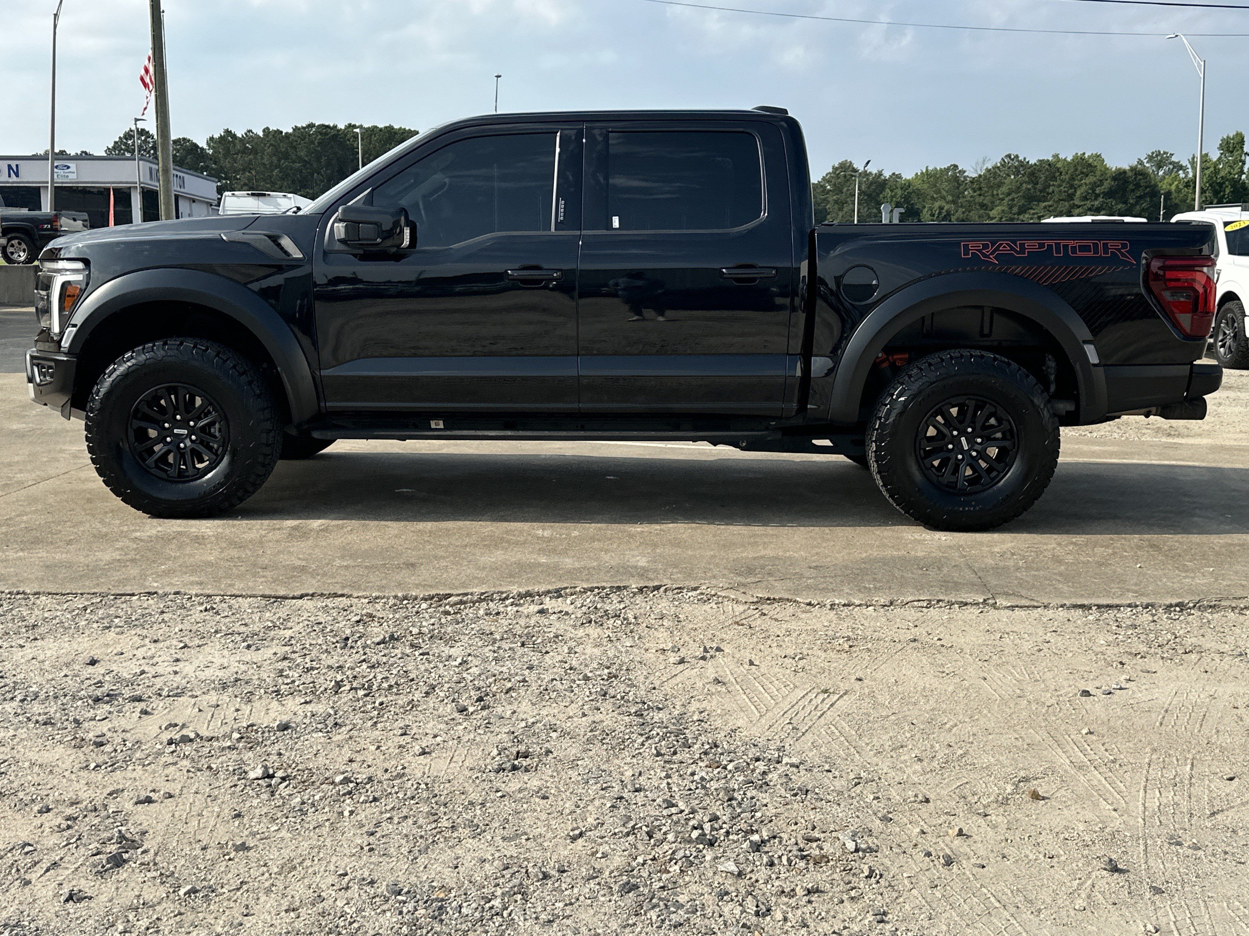 Used 2024 Ford F150 Raptor AWD/4WD image 9