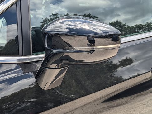 New 2025 Chrysler Voyager LX image 10