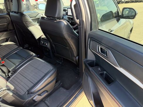 Certified 2025 Ford Explorer ST-Line w/ ST-Line Street Pack image 18