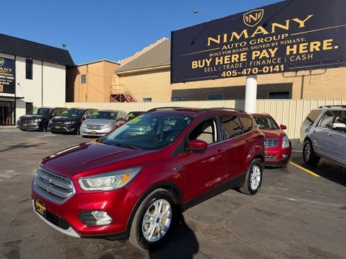 Used 2017 Ford Escape SE w/ Equipment Group 201A FWD image 3