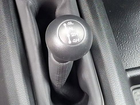 Used 2024 RAM 2500 Tradesman w/ Chrome Appearance Group image 19