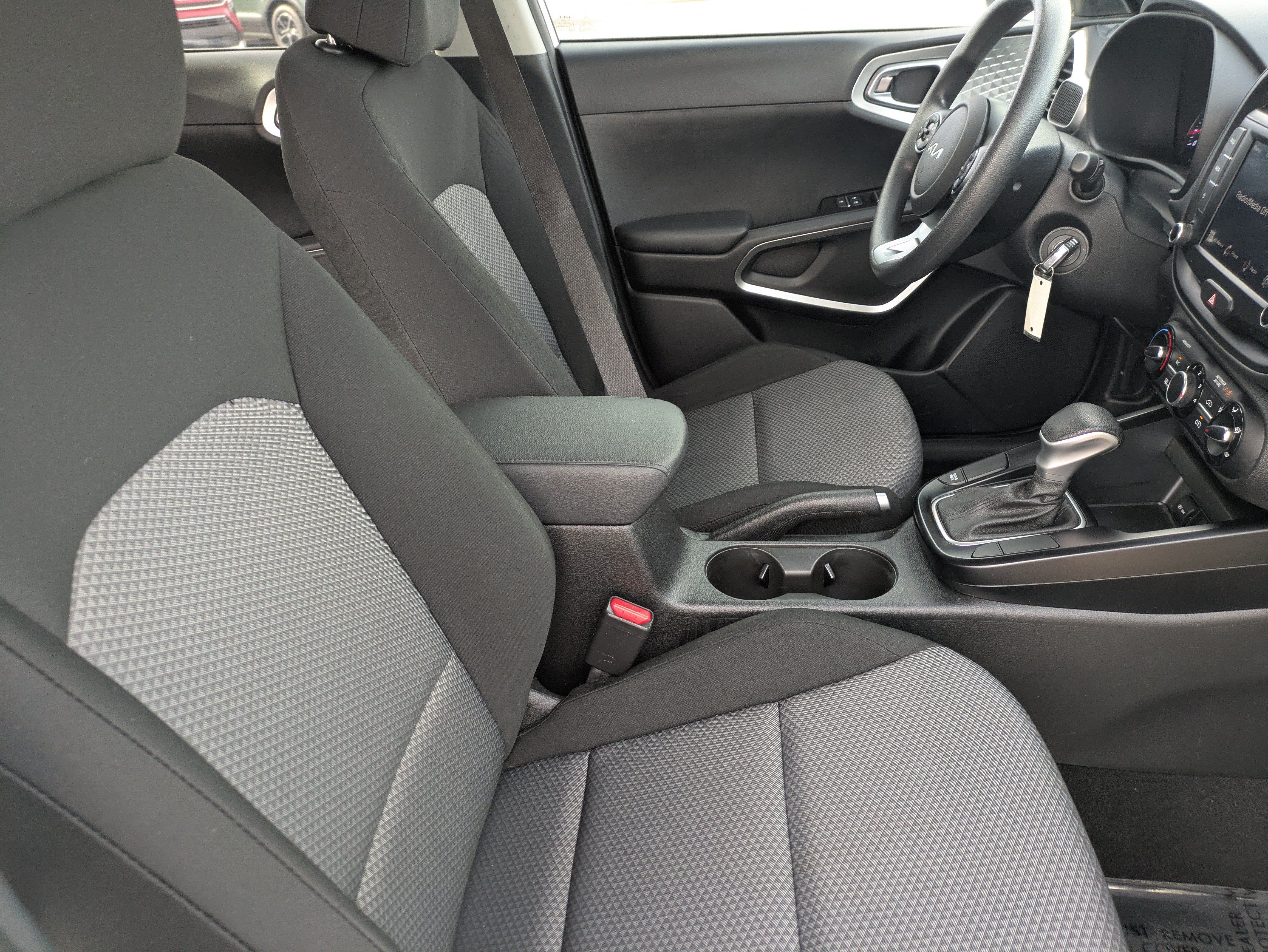 Used 2022 Kia Soul LX FWD image 11