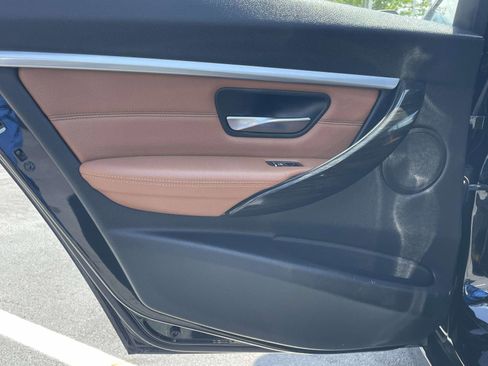 Used 2017 BMW 330i Sedan RWD image 10