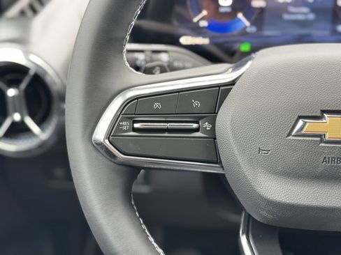 New 2026 Chevrolet Equinox EV LT image 24