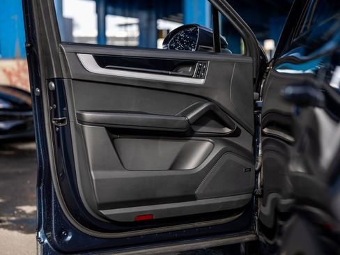 Certified 2025 Porsche Cayenne S image 33