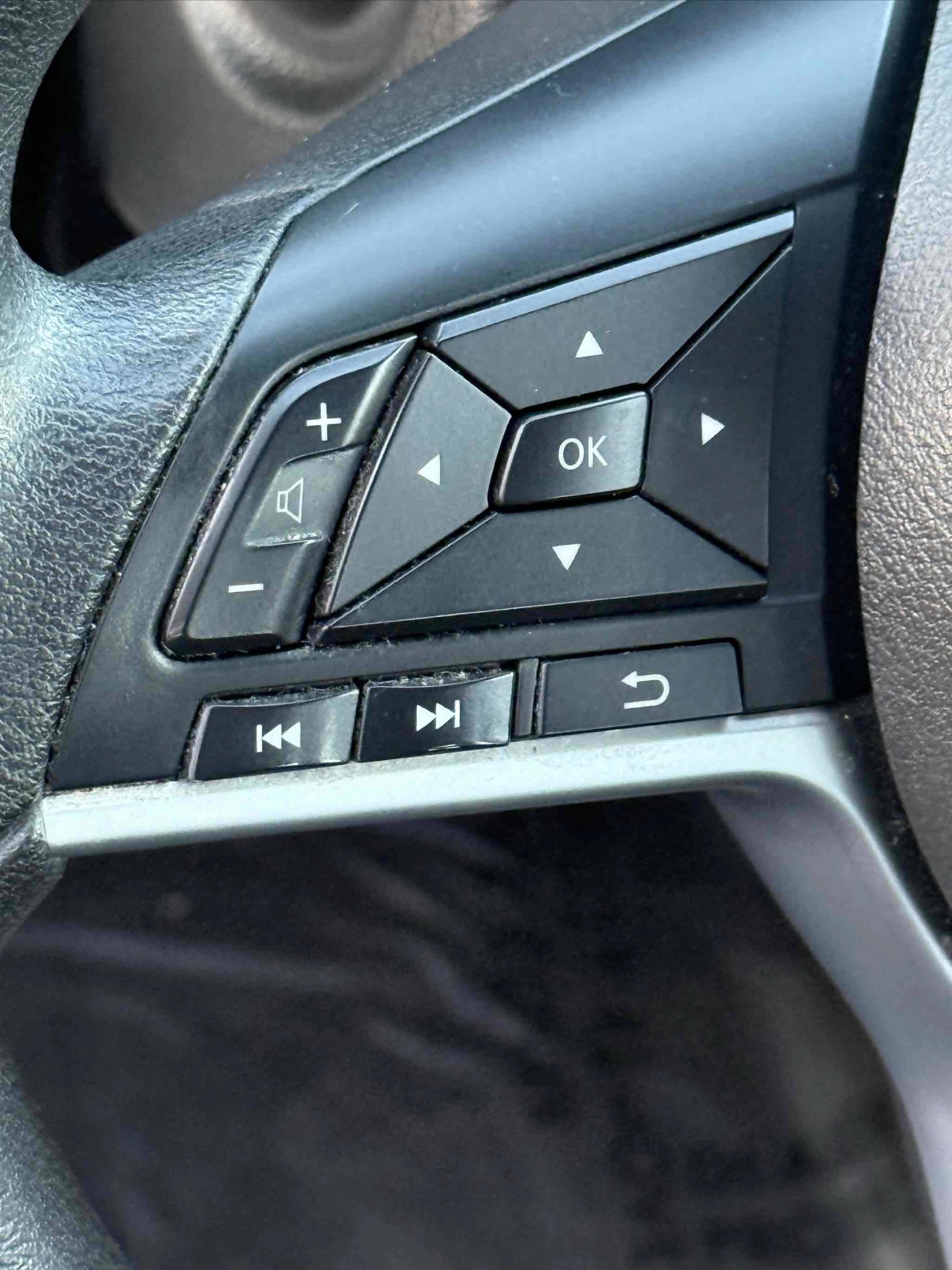 Used 2022 Nissan Kicks SV FWD image 87