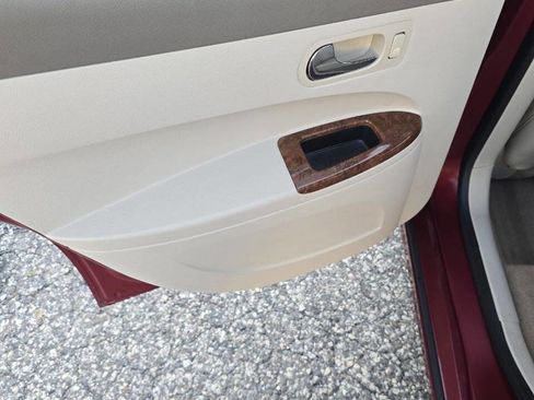 Used 2006 Buick LaCrosse CXL w/ Chrome Appearance Package image 11