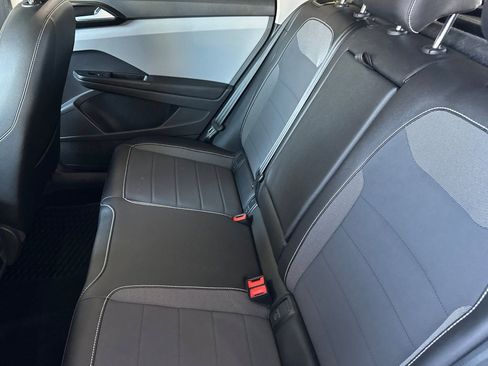 Used 2023 Volkswagen Taos SE w/ Panoramic Sunroof Package FWD image 12