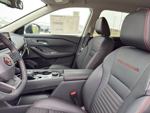 New 2026 Nissan Rogue SV AWD/4WD image 25