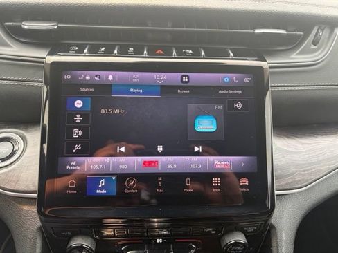 Used 2021 Jeep Grand Cherokee L Limited AWD/4WD image 9