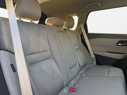 Used 2024 Nissan Rogue SV image 16