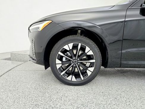 New 2026 Volvo XC60 B5 Plus w/ Protection Package Premier image 17