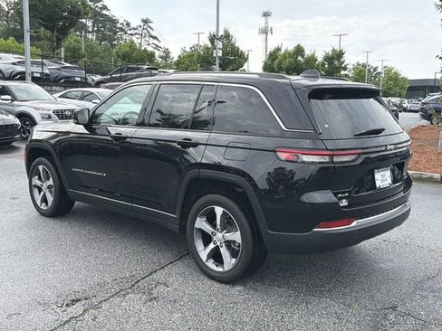 Used 2023 Jeep Grand Cherokee Limited w/ Trailer Tow Prep Group (B) AWD/4WD image 5