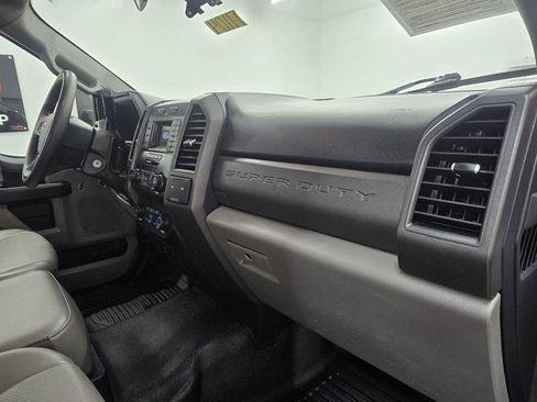 Used 2020 Ford F250 XL w/ Power Equipment Group image 16