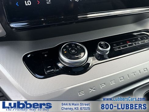 Used 2025 Ford Expedition Active AWD/4WD image 20