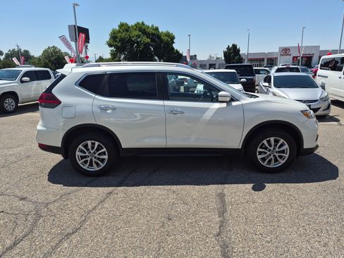 Used 2019 Nissan Rogue SV AWD/4WD image 2