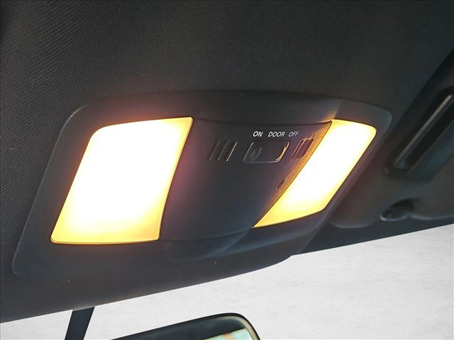 Used 2015 Nissan 370Z Coupe RWD image 20
