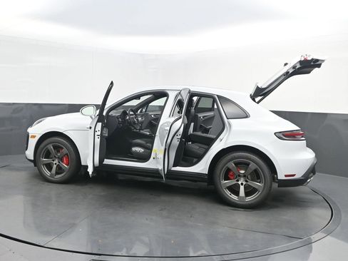 New 2026 Porsche Macan S image 38