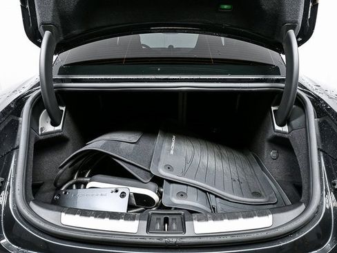 Certified 2022 Porsche Taycan GTS image 32