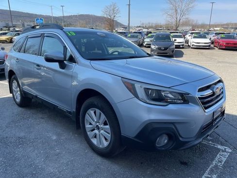 Used 2019 Subaru Outback 2.5i Premium image 6
