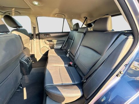 Used 2017 Subaru Outback 2.5i Limited image 31