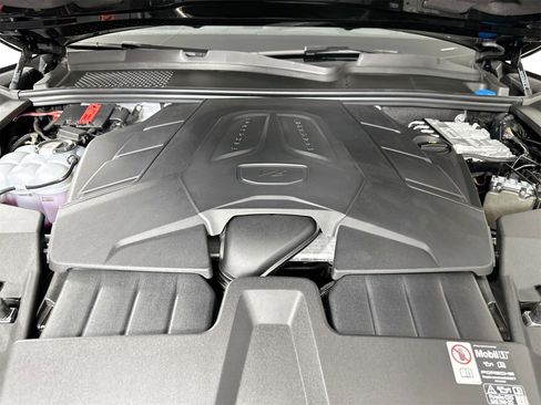 Certified 2025 Porsche Cayenne Coupe image 40