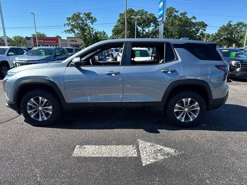 Used 2026 Chevrolet Equinox LT FWD image 4