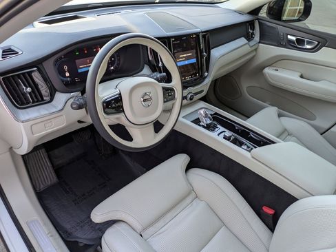 Used 2025 Volvo XC60 B5 Ultra w/ Protection Package Premier image 15