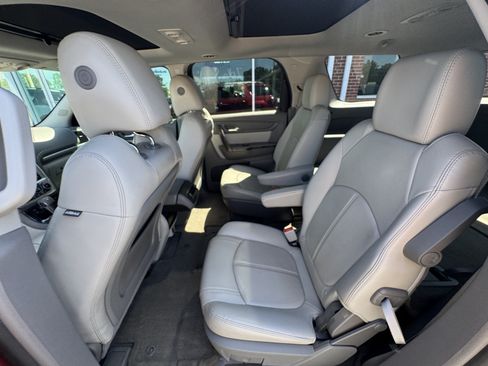 Used 2016 GMC Acadia SLT w/ Open Road Package FWD image 9