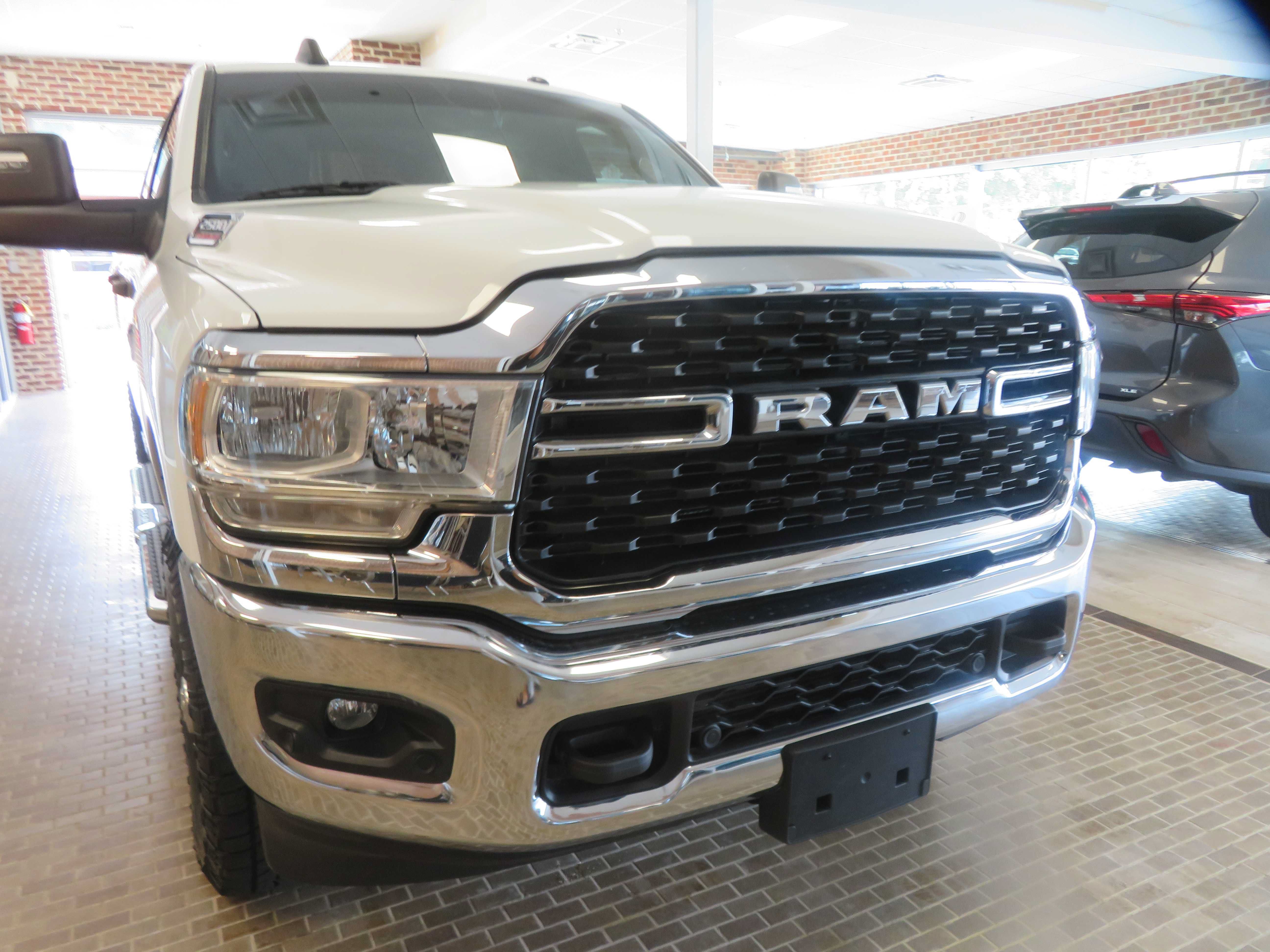 Used 2024 RAM 2500 Big Horn w/ Off Road Package AWD/4WD image 60
