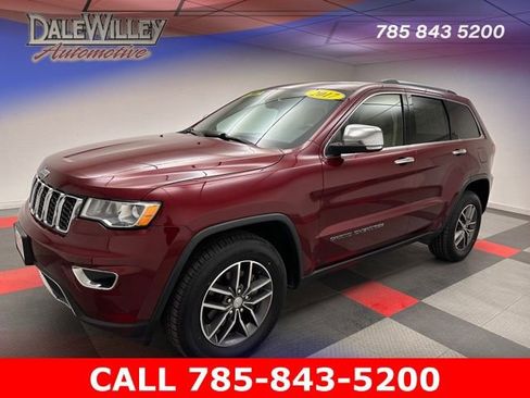 Used 2017 Jeep Grand Cherokee Limited image 3