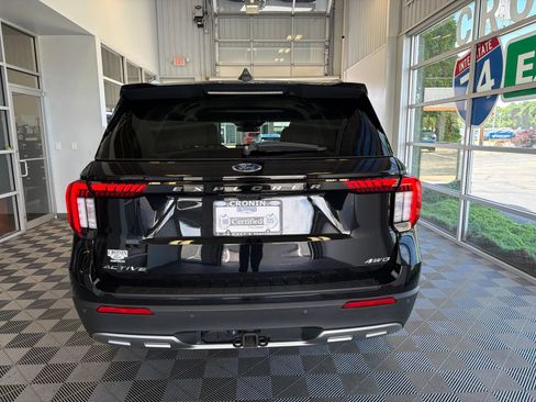 Used 2025 Ford Explorer Active w/ Active Comfort Package AWD/4WD image 5